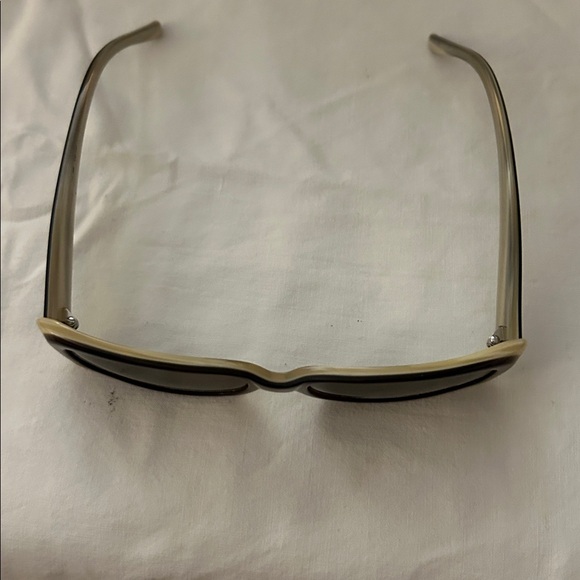 Vera Bradley Two-Tone Sunglasses - Picture 3 of 6